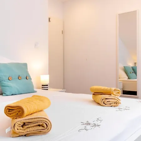 Apartment Lacaleta *