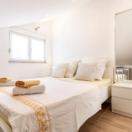 Apartment Lacaleta *