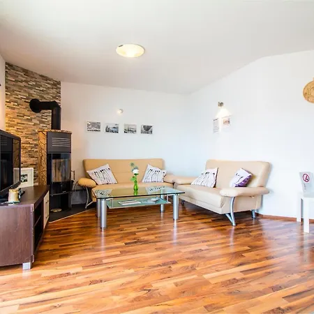 Lacaleta Apartman